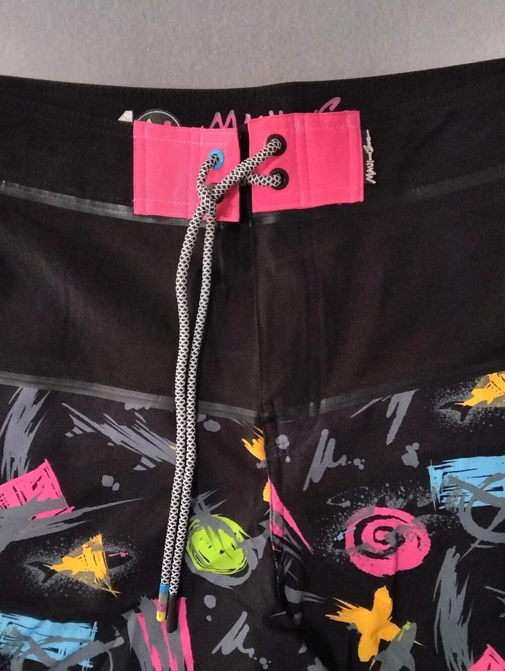 Maui And Sons 40th Anniversary Series Rad Tech Beach Shorts Men's 34 Waist NWT